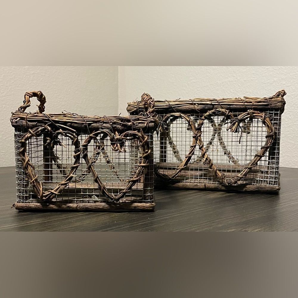 Set of 2 wood/mesh Decor Baskets.